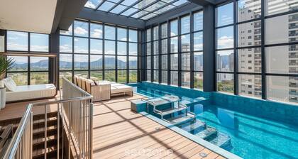 Your Exclusive Stay Just Steps From the sea in Meia Praia - FFS II