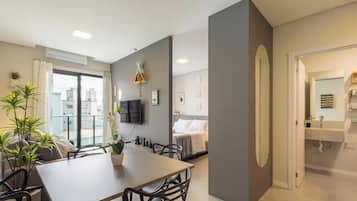 Basic Apartment | Dining