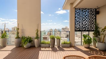 Apartemen Basic | Teras/patio
