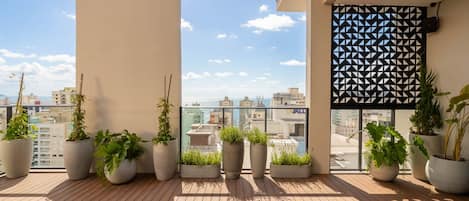 Basic Apartment | Terrace/patio