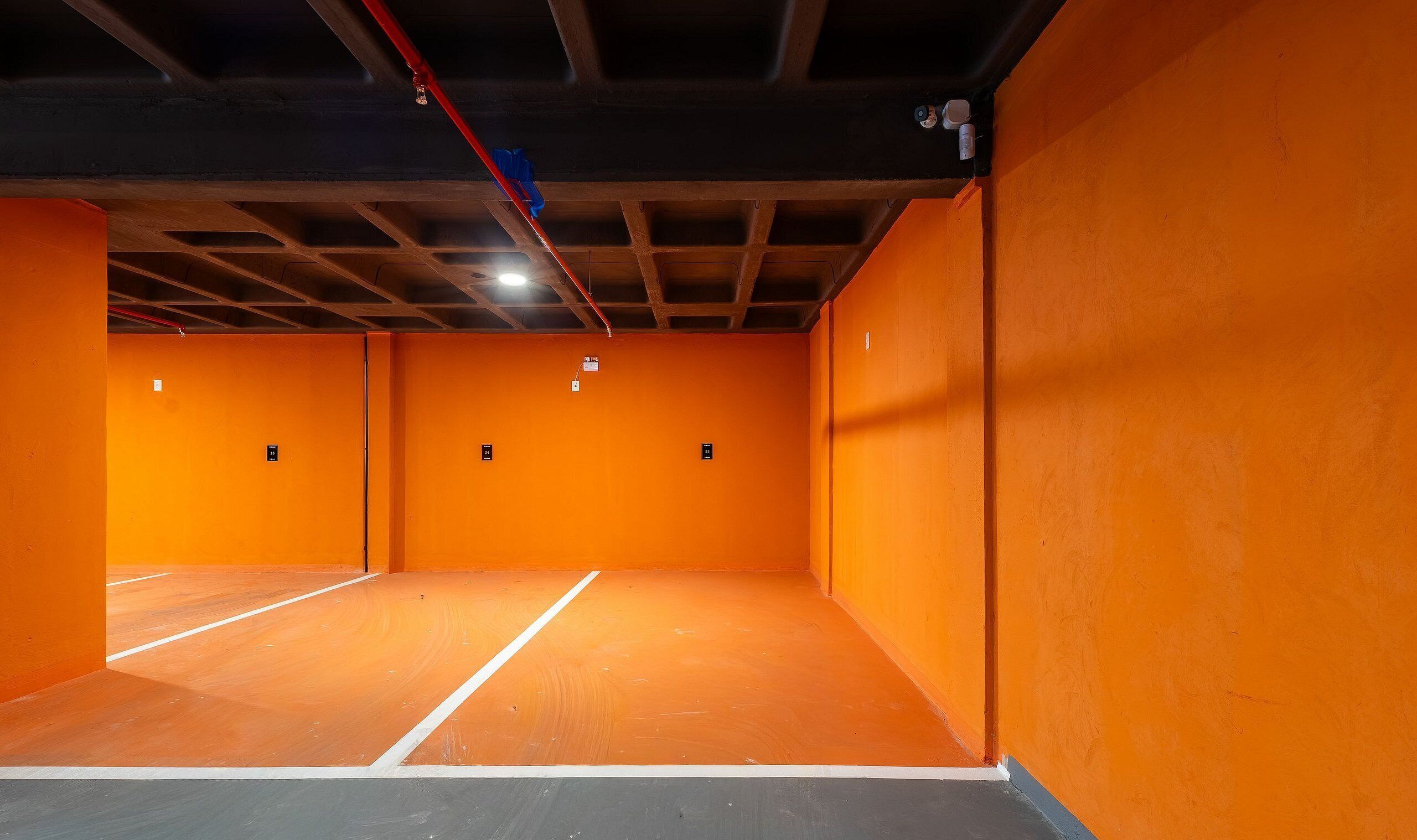 Basic Apartment | Sport court