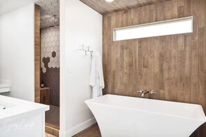Shower, hair dryer, towels, soap - Luxury Home w/Privacy -> Private Pool+HotTub+BBQ (St. George)