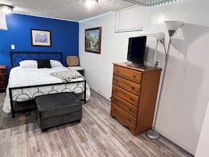 2 chambres, fer et planche à repasser, Wi-Fi, draps fournis