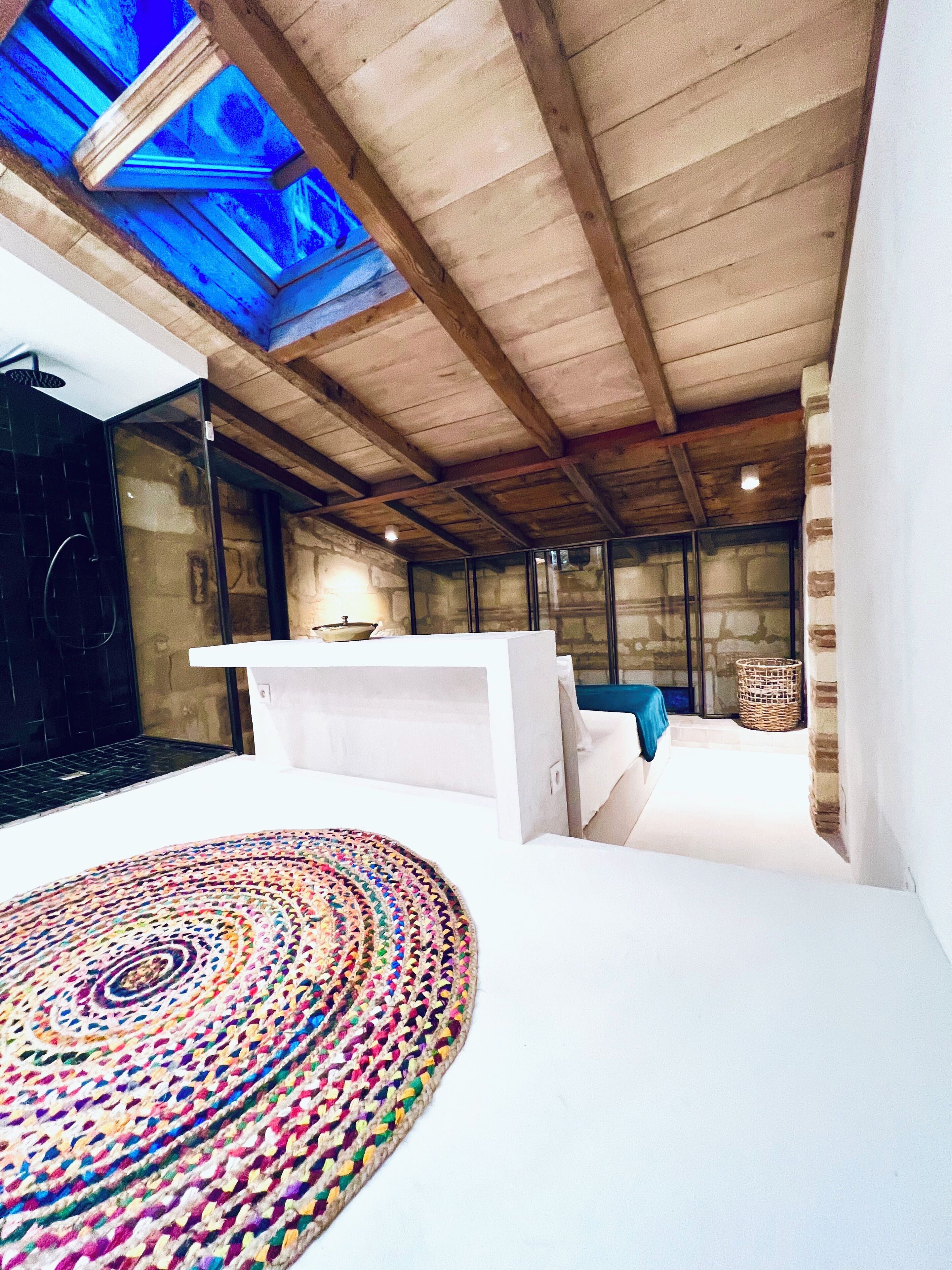 2 chambres, fer et planche à repasser, Wi-Fi, draps fournis