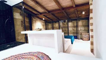 2 chambres, fer et planche à repasser, Wi-Fi, draps fournis
