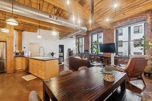 Cozy 2-bedroom condo located in Northern Liberties area of Philadelphia