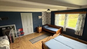 Room - Helland Farm: A 300-Year-Old Retreat at the Edge of the Fjord (Rogaland)