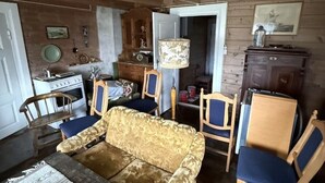Living area - Helland Farm: A 300-Year-Old Retreat at the Edge of the Fjord (Rogaland)