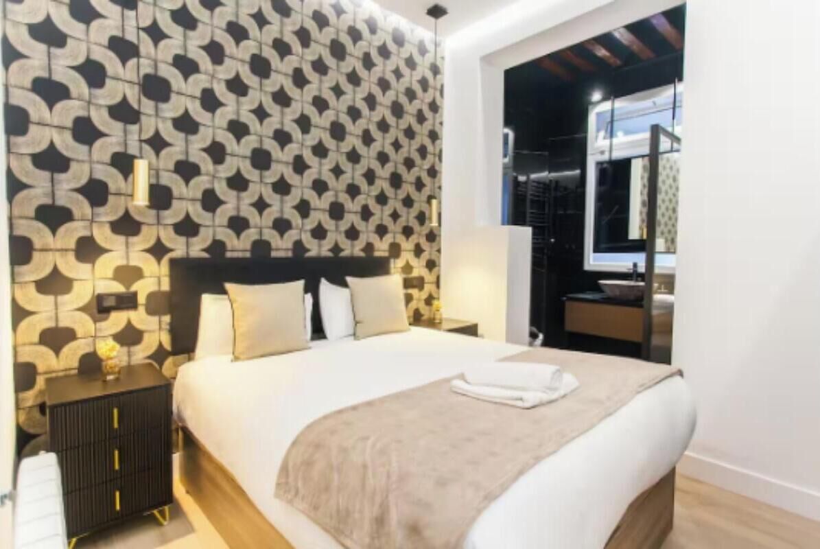 4 bedrooms, desk, iron/ironing board, free WiFi