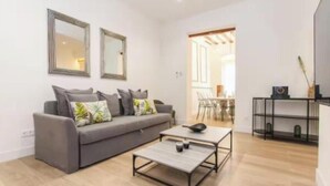 Unclassified image, 2 of 61, button - Spacious & Modern Apartment in the Heart of Madrid (Madrid)