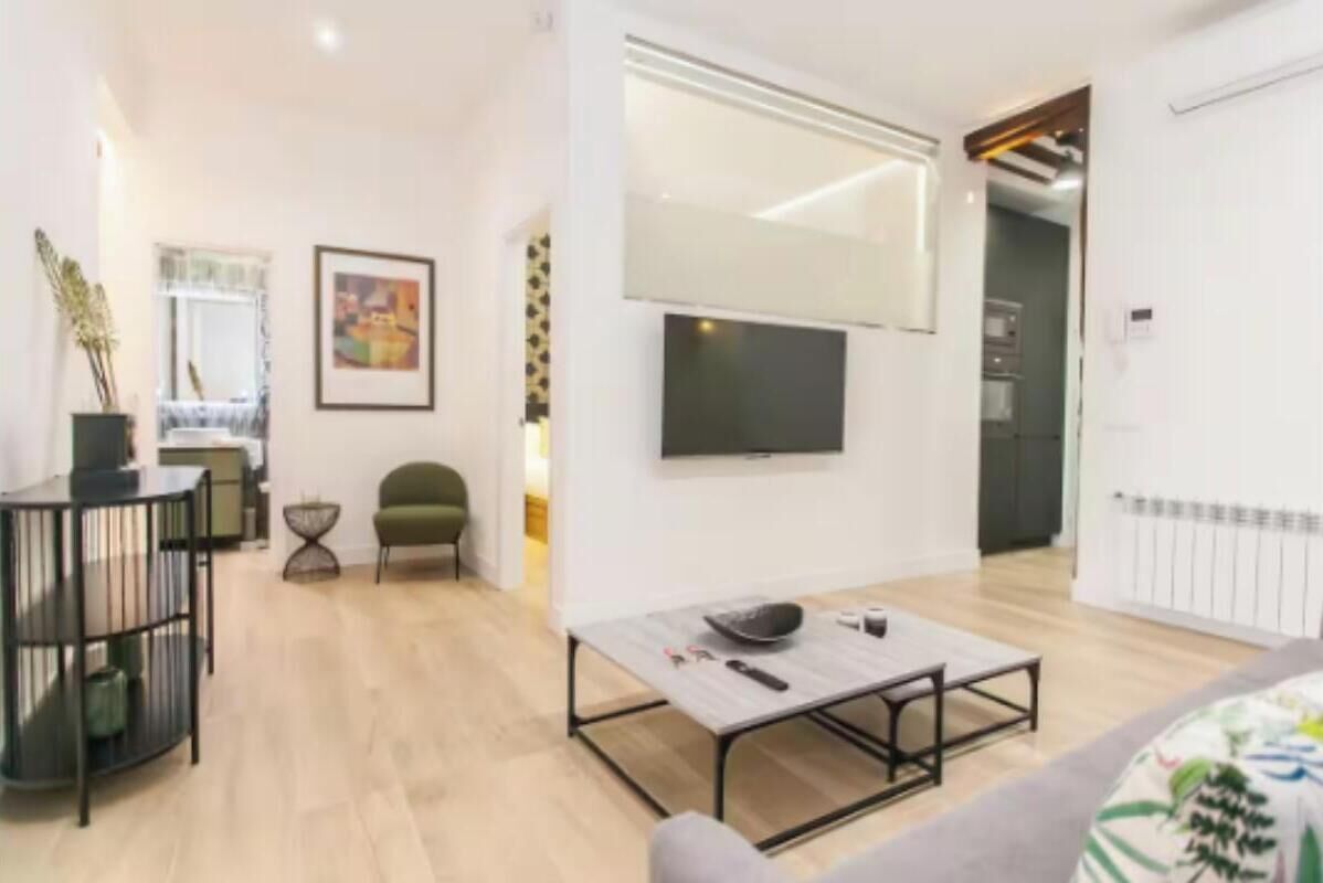 Spacious & Modern Apartment In The Heart Of Madrid - Chueca