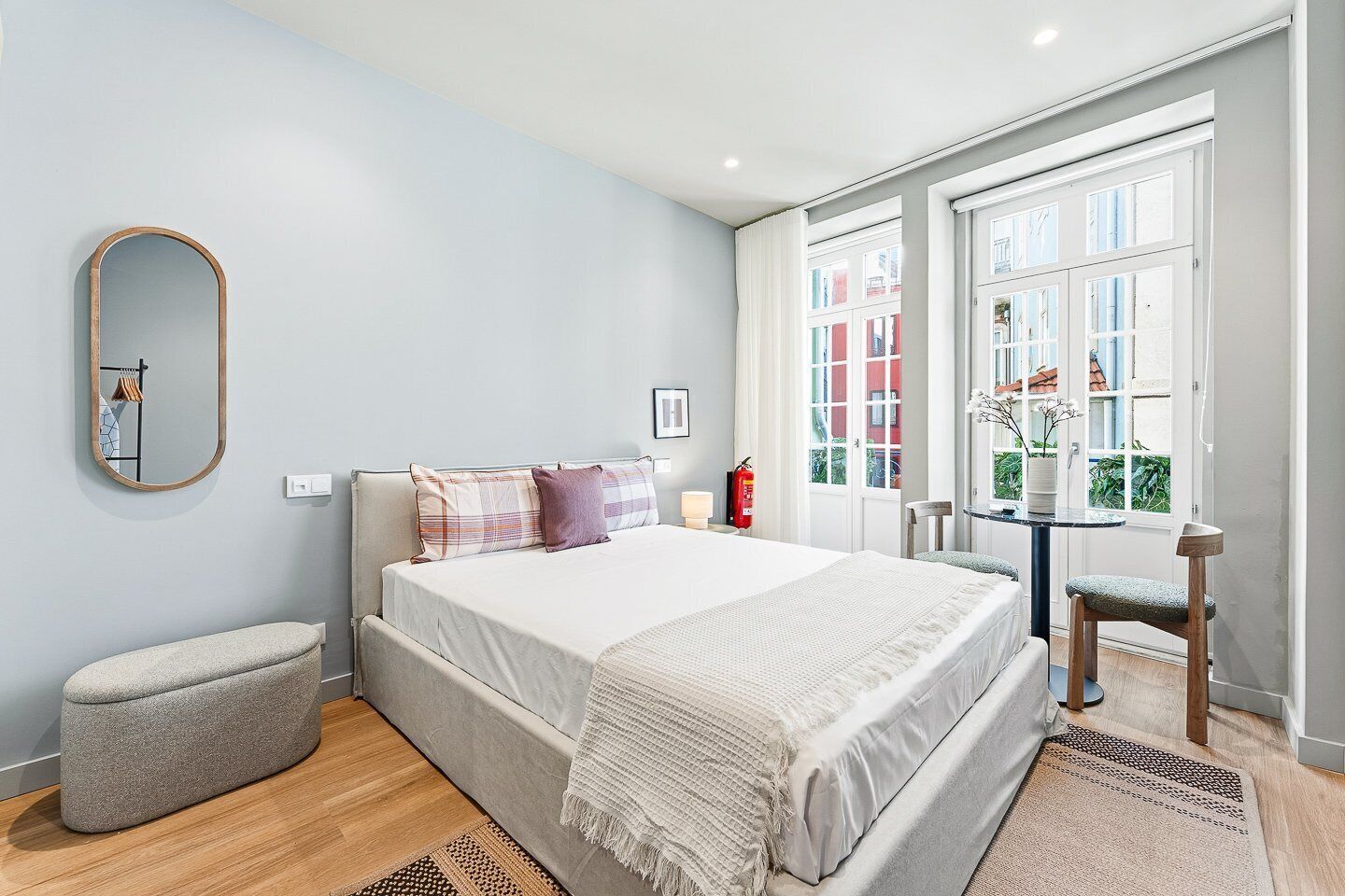 Bügeleisen/Bügelbrett, Internetzugang, Bettwäsche