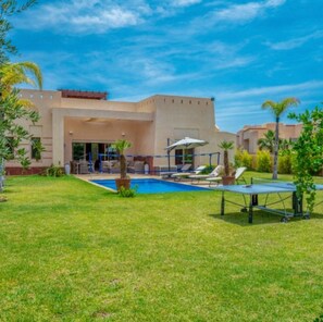 Pool - **Villa in Marrakech : Private Heated Pool and Magical Sunsets*** in Marrakech (Centre Commune Ouled Hassoune)