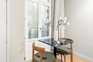 Dining - GuestReady - City centre stay in Porto (Porto)