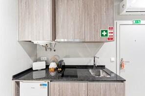Fridge, microwave, coffee/tea maker, toaster - GuestReady - City centre stay in Porto (Porto)