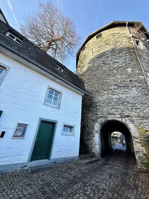 Exterior - Half-timbered nest at the castle (Monschau)