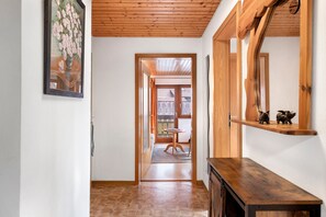 Interior - Schauinsland Apartment with Balcony and Wi-Fi (Horben)