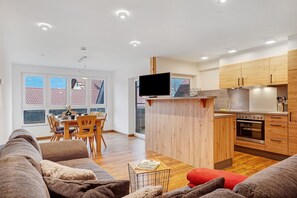 Télévision, table de tennis de table