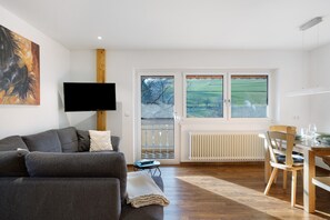 TV, ping pong - Apartment Wiesenblick with Balcony and Wi-Fi (Horben)