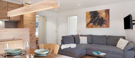 Fernseher, Tischtennisplatte