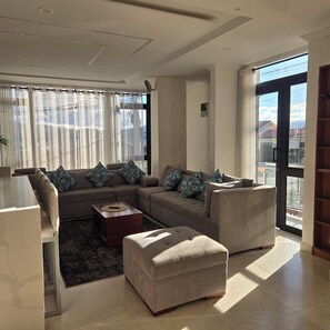 Living area - La suite del ensueño 1-bedroom 2 beds with a jacuzzi in charming Cuenca for you. (Cuenca)