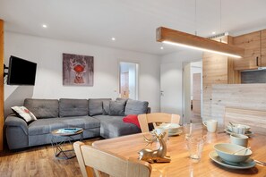 Televisión, mesa de ping pong