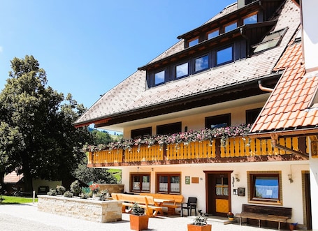 Exterior. Apartment Talblick with Balcony and Wi-Fi