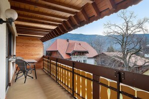 Outdoor dining - Apartment Talblick with Balcony and Wi-Fi (Horben)
