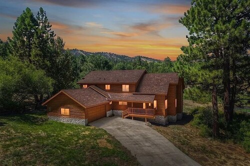 Big Bear Bow Canyon Cabin - Large Home Getaway - At the Top of Moonridge