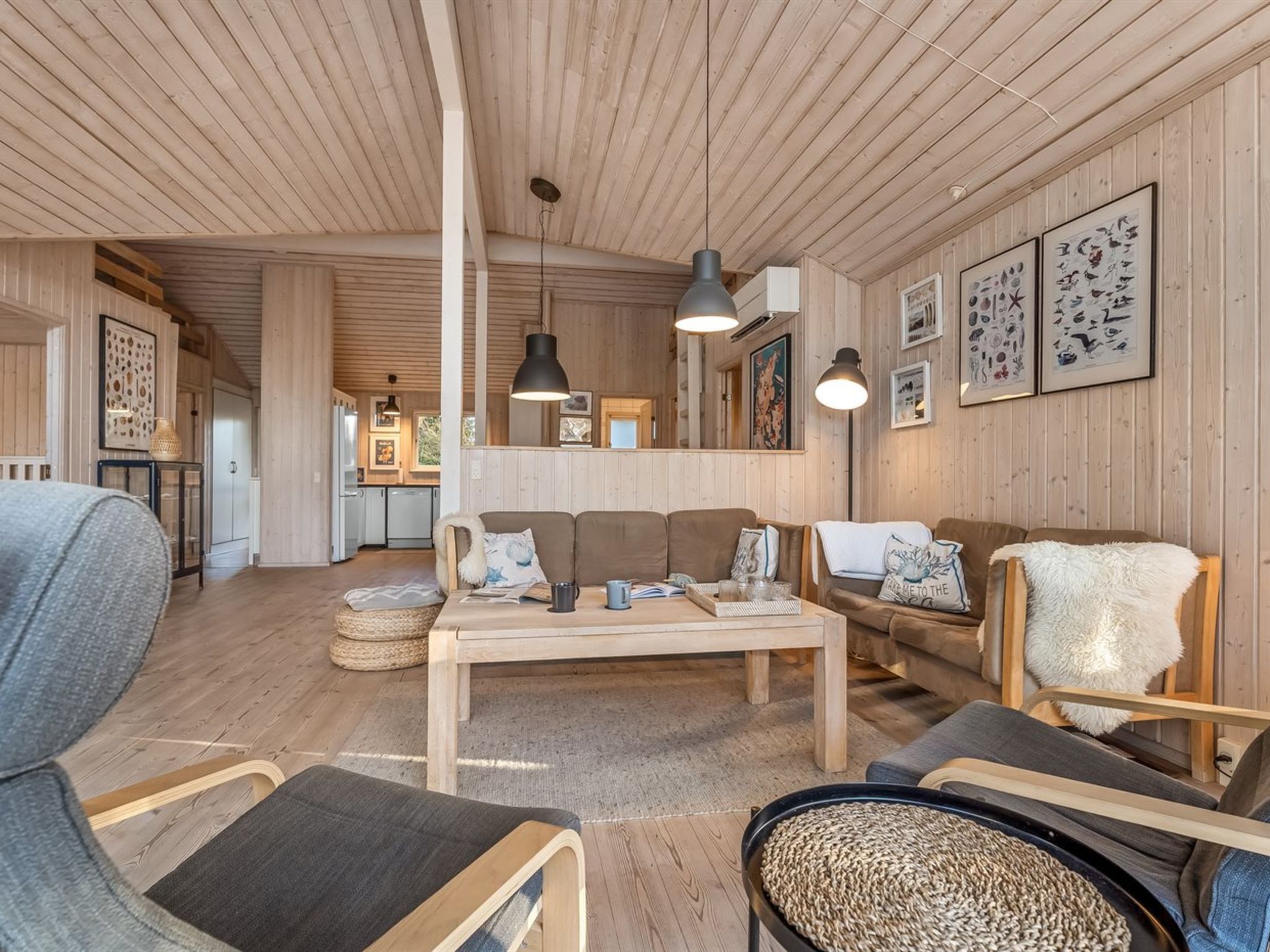 Télévision, cheminée