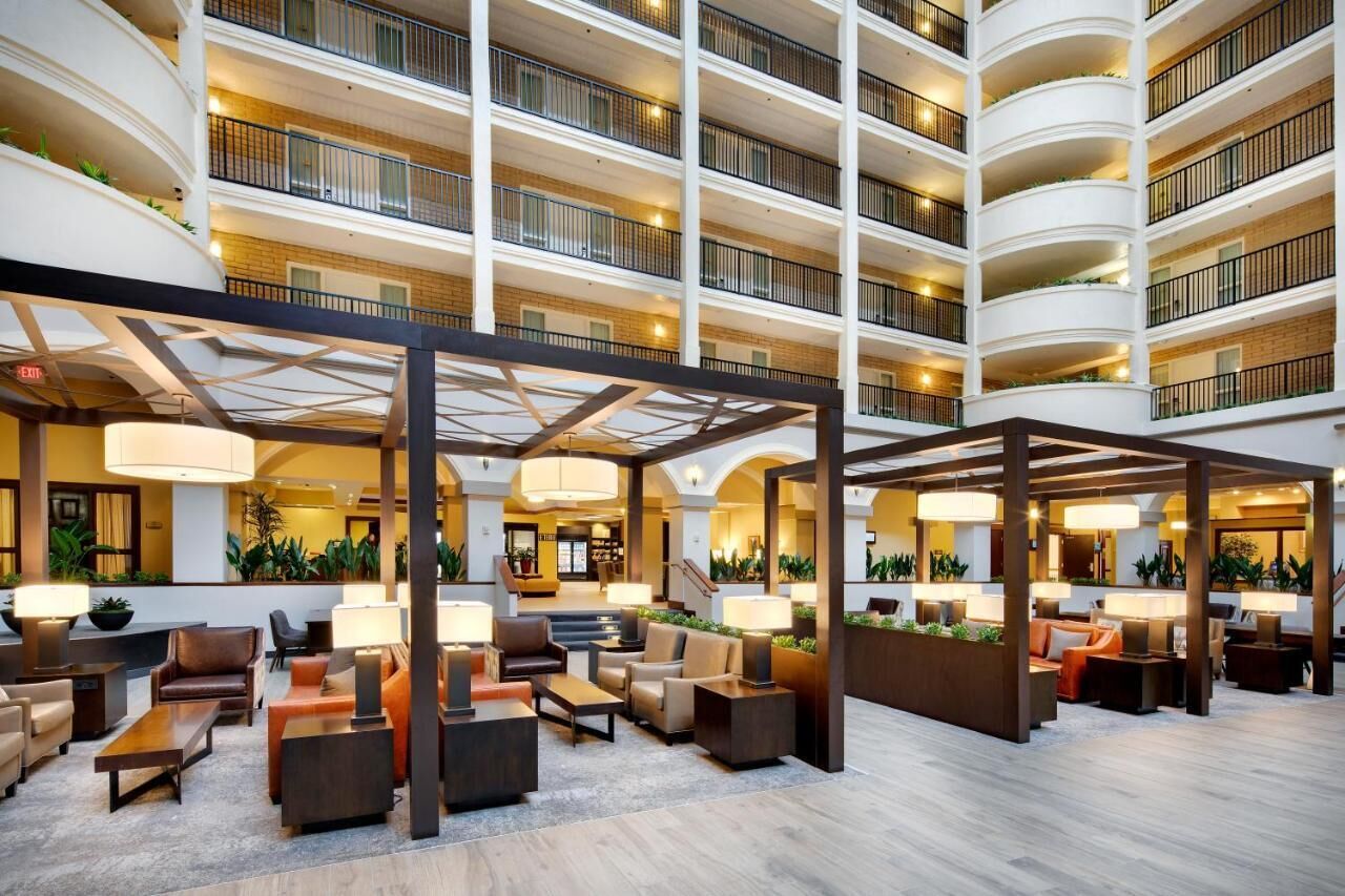 Ensuring A Very Comfortable & Memorable Stay! 4 Comfortable Units, Indoor Pool! - Dallas, TX