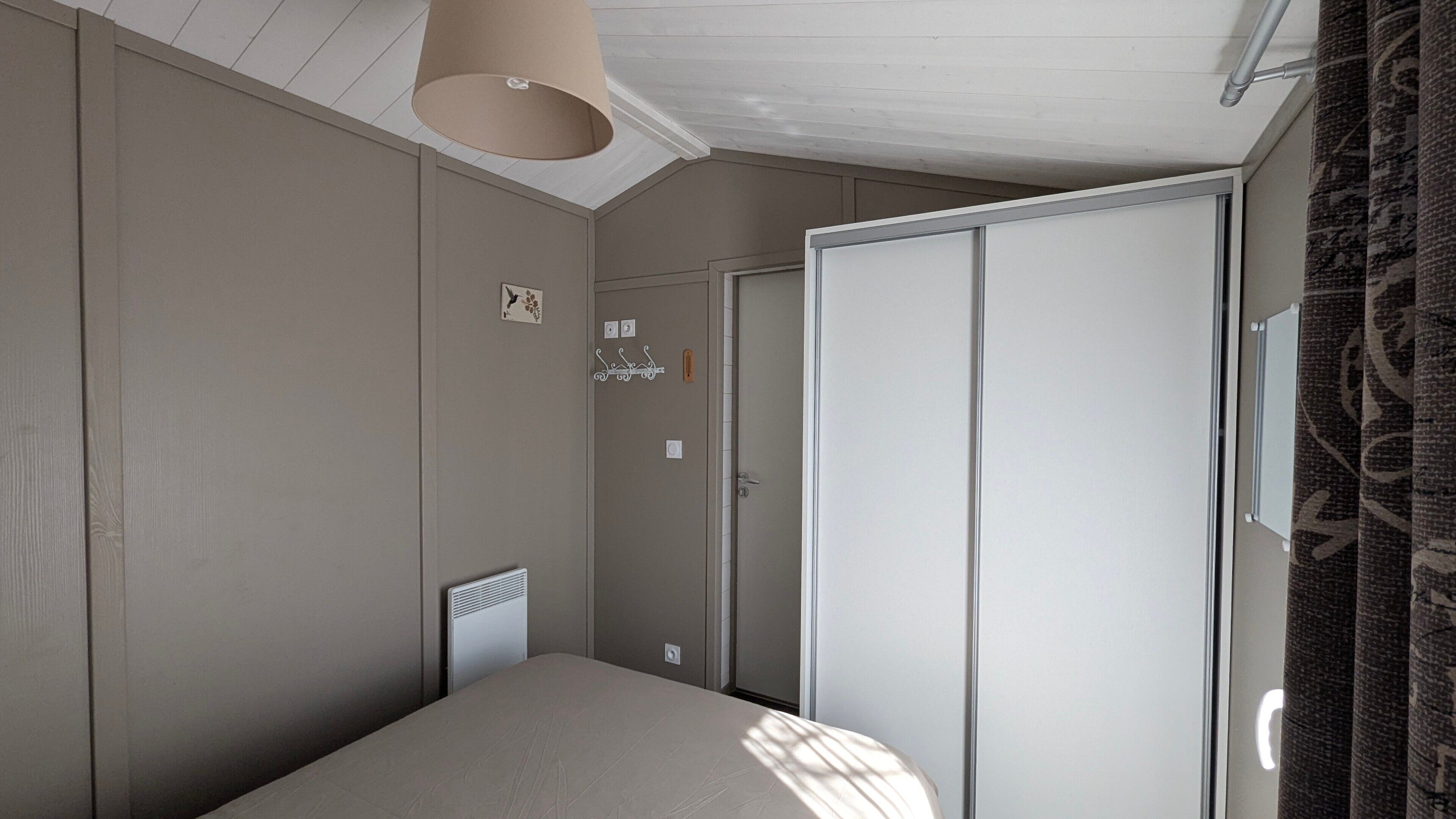 Een strijkplank/strijkijzer, wifi