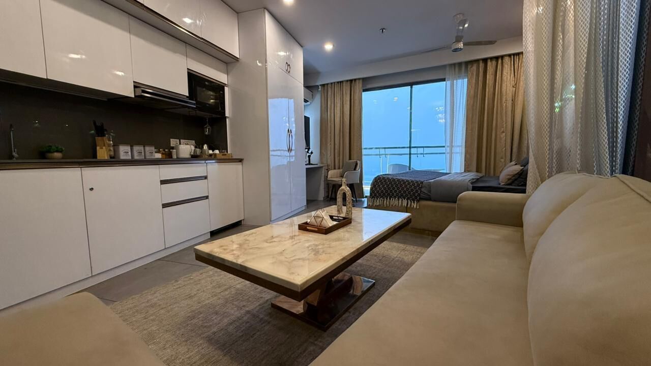 Luxury Apartment, River View | Living area