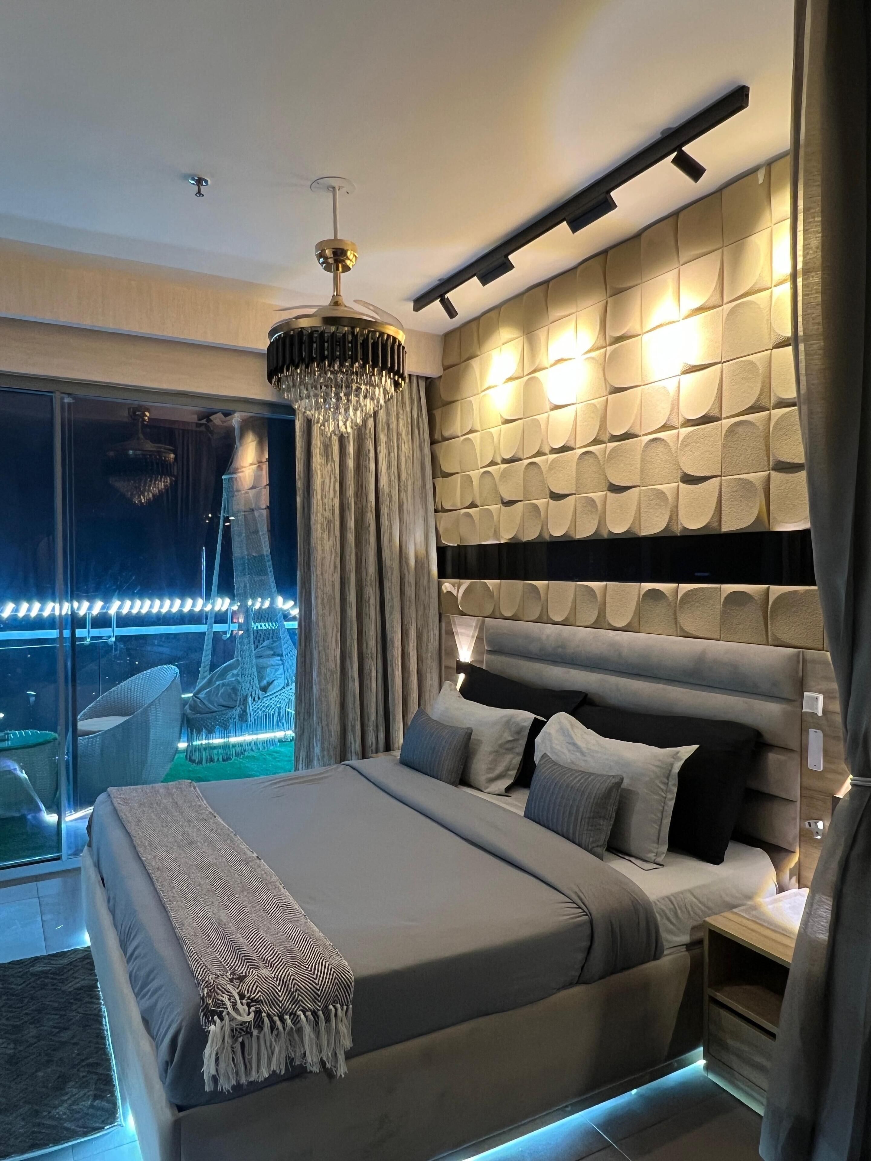 Business Apartment, City View | Desk, laptop workspace, WiFi (free)