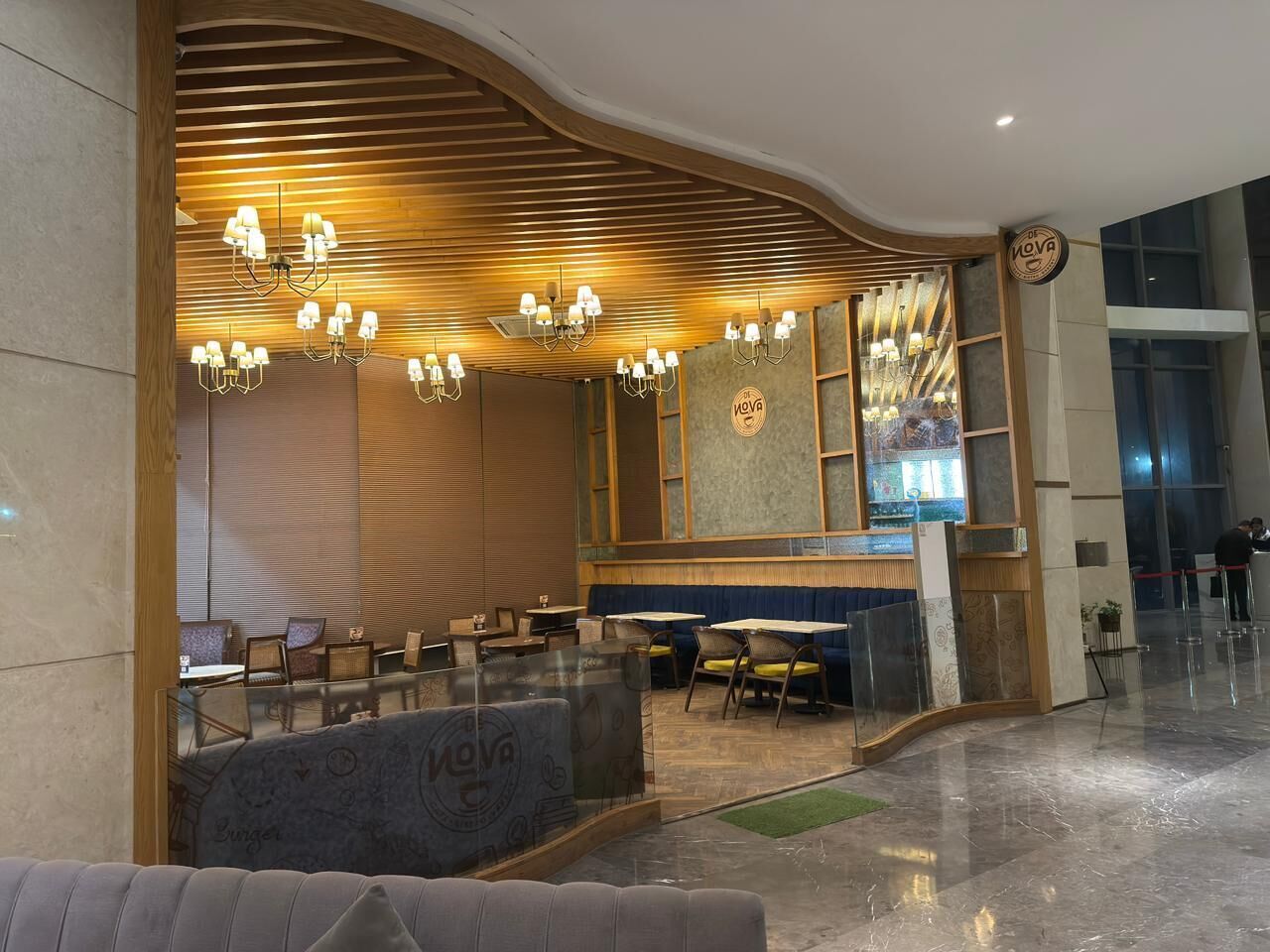 Luxury Apartment, River View | Lobby