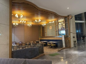 Luxury Apartment, River View | Lobby - 41 Floor River View - TheRoomeraStay (Noida)