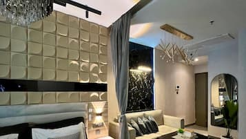 Business Apartment, City View | Desk, laptop workspace, free WiFi