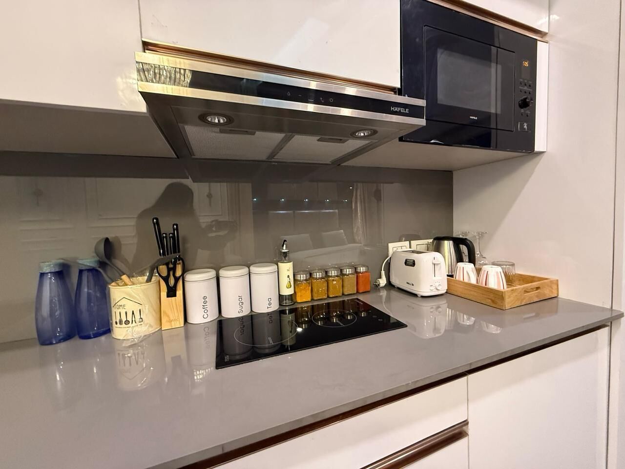 Panoramic Apartment, River View | Private kitchen