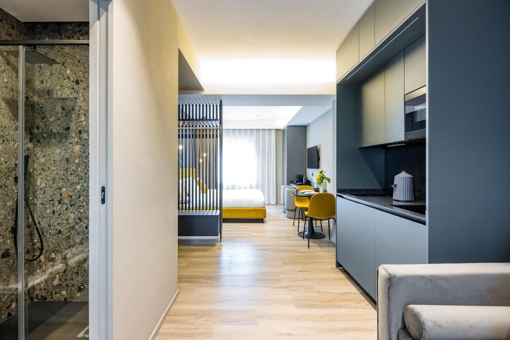 Caja fuerte, espacio para trabajar con un portátil, cortinas opacas