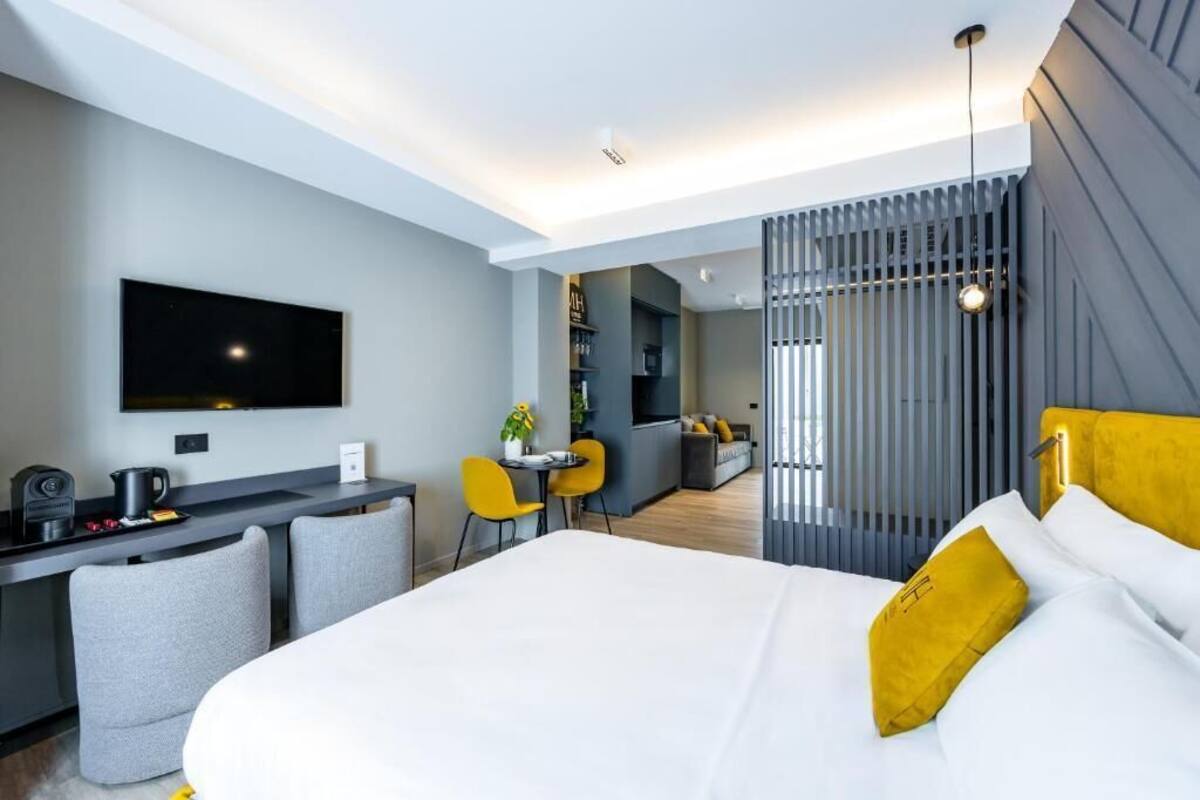 Junior Suite, 1 Queen Bed with Sofa bed, City View 105 | In-room safe, laptop workspace, blackout drapes, soundproofing