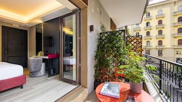 Habitación Deluxe doble, balcón, vistas al patio | Balcón