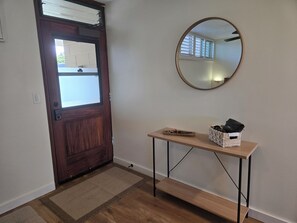 Interior - New Full Remodel 2nd Floor Oceanfront Condo (Kihei)