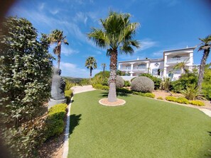 Villa | Garden - Private Bedroom in a Luxurious Villa, Budens (Vila do Bispo)