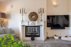 Villa | Living room - Private Bedroom in a Luxurious Villa, Budens (Vila do Bispo)