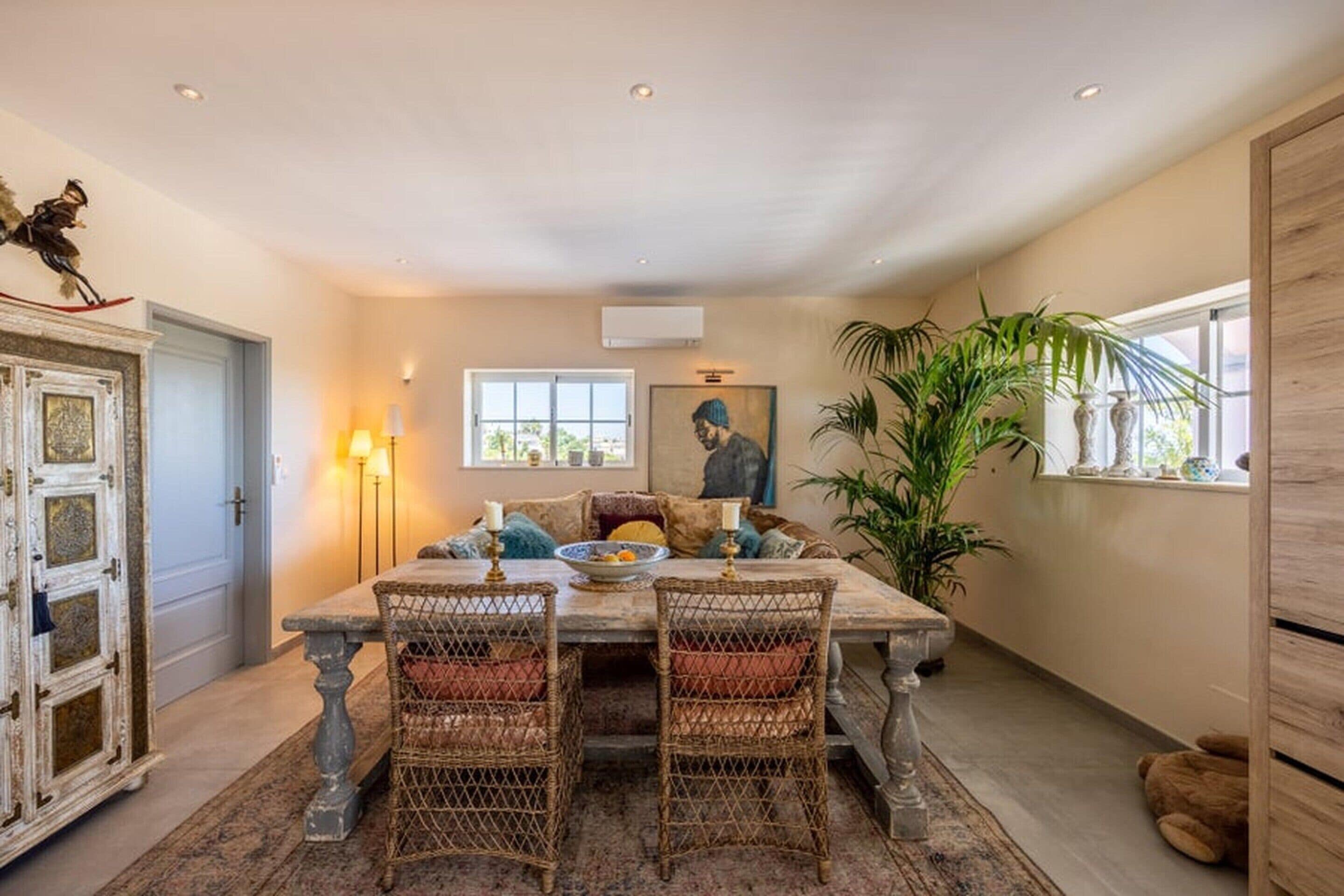 Villa | Dining
