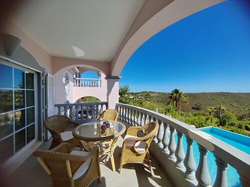 Private Bedroom in a Luxurious Villa, Budens