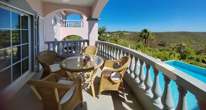 Private Bedroom in a Luxurious Villa, Budens