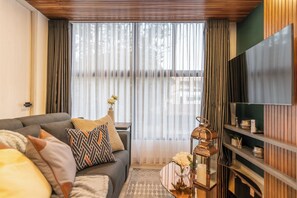Living area - Manila Luxury Suites 301 (Medellín)