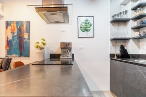 Private kitchen - Manila Luxury Suites 301 (Medellín)