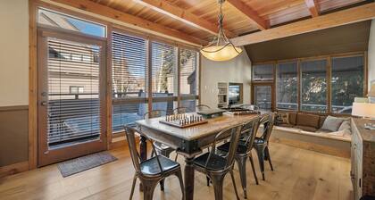 New Listing! Walk to the Ski Lifts! Hot Tub! Situated on a Golf Course! Grill!